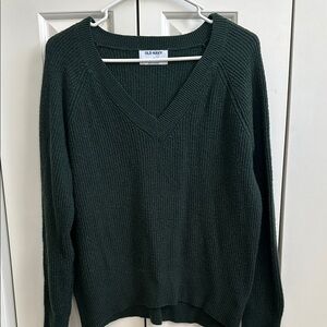 Old Navy Green V-Neck Sweater with Relaxed Fit